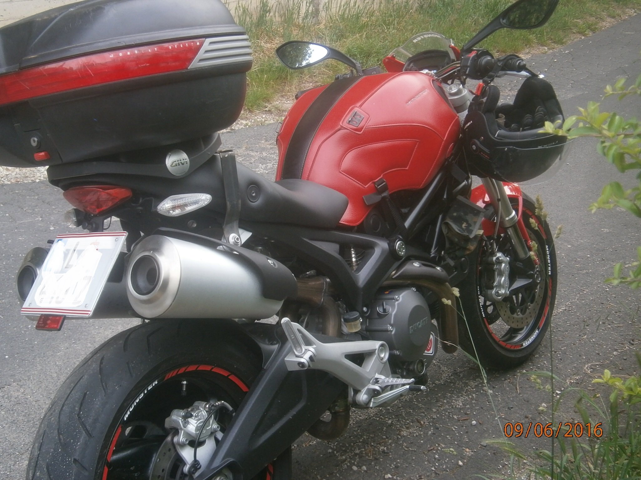 Halterung F r GIVI Koffer Auf 696 Monster Biete Monstercafe Das 