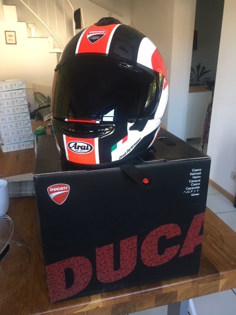 Arai chaser x best sale ducati