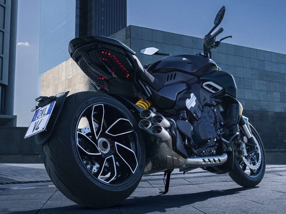 ducati_diavel-v4_2023_10_28102022_51129_1280_960.thumb.jpg.91076a52e808d7e98cb12bd285ea5fe7.jpg