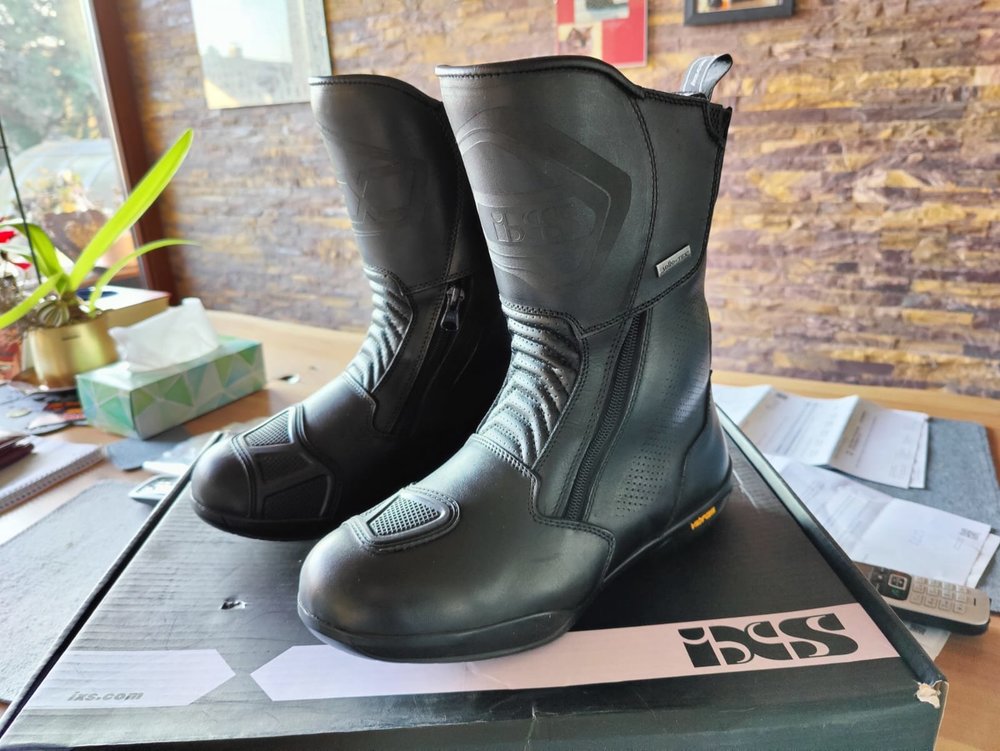 IXS Stiefel.jpg