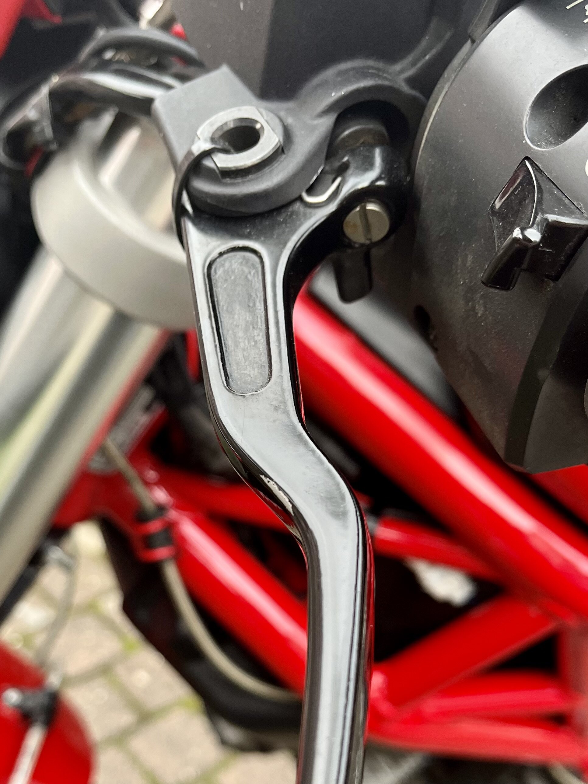 696 Kupplung kommt späääät Einstellen möglich? Motor und Antrieb Monstercafe das