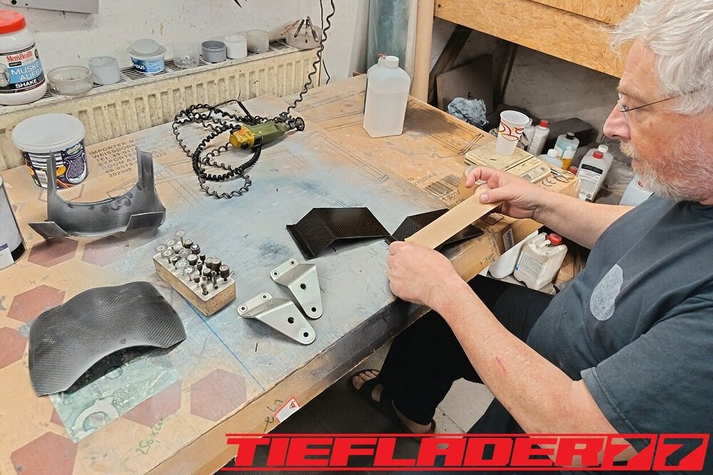 FinalerLampenhaltermitLampe1.thumb.jpg.6d59fde87016ce0a801d5c9faad8b362.jpg