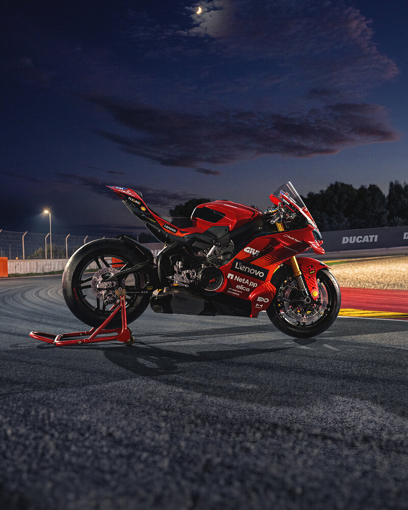 V4-MM93-WC-Replica-gallery-mosaic-1080x1350-08.jpg