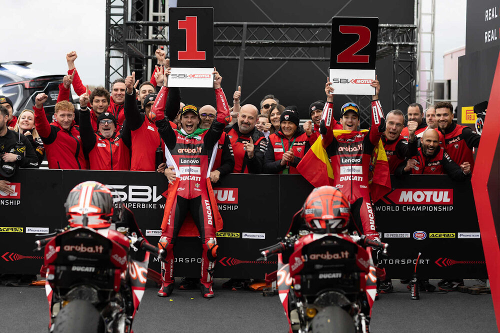 bulega-lecuona-ducati-superbike-wm-2026.thumb.jpeg.ffb5f9c6c3617e1a3815fbfe2317b0a9.jpeg
