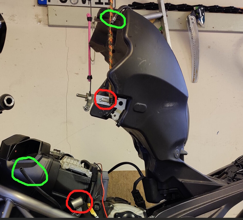 Ducati Tank oben.jpg