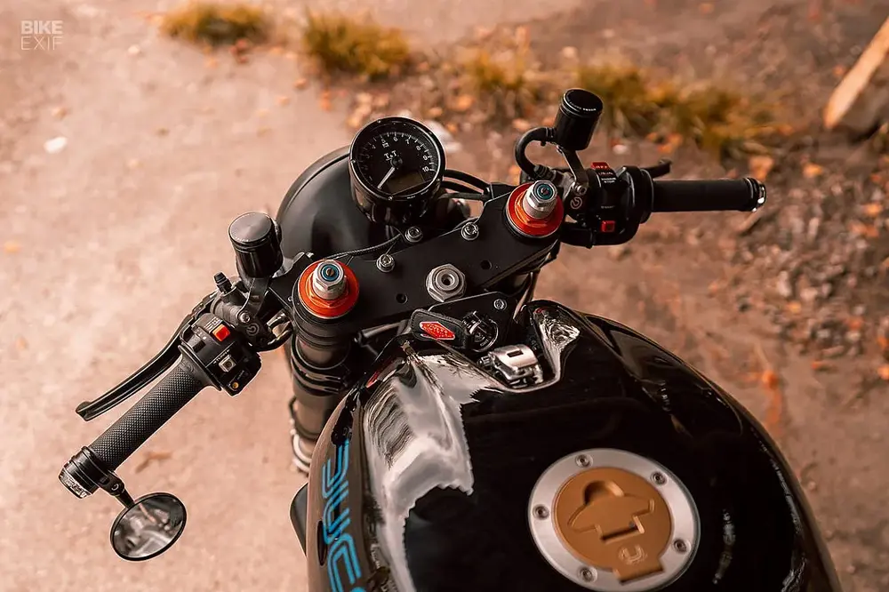 ducati-monster-900-custom-4.jpg.thumb.webp.631df246df4c2d19c91863af9554c2cc.webp