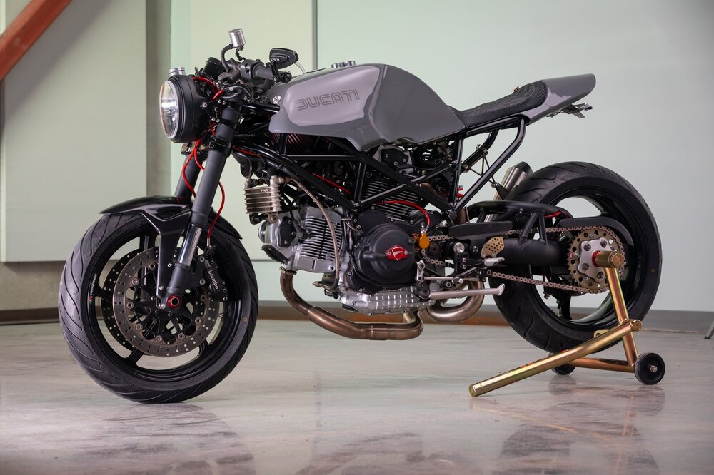 this-ducati-monster-s2r-1000-got-a-new-chance-at-life-as-a-custom-cafe-racer_10.thumb.jpg.bc6d198f110bf7ca357d349bec395b2f.jpg